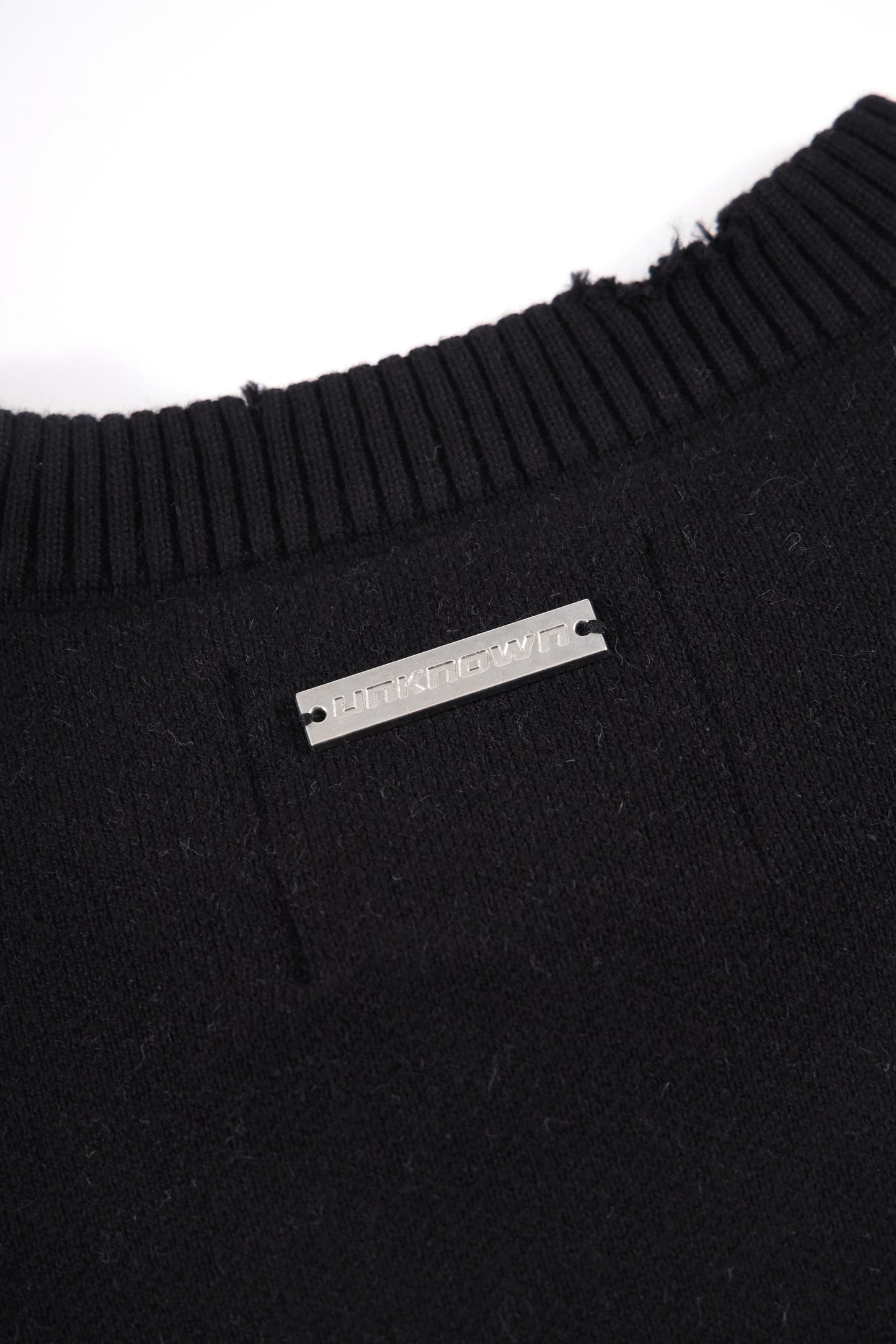 BLACK WIRE KNIT