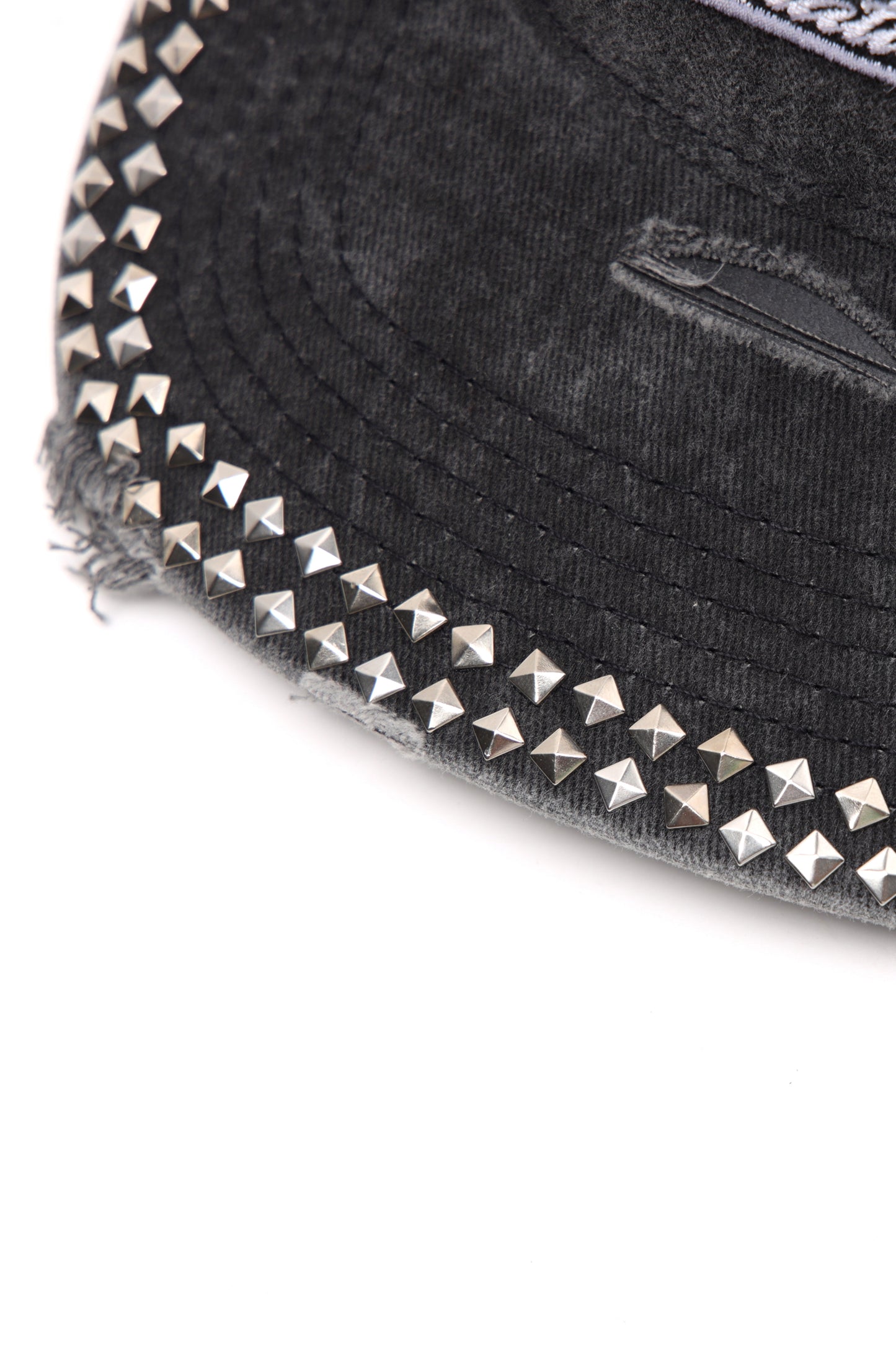 METAL STUDDED CAP