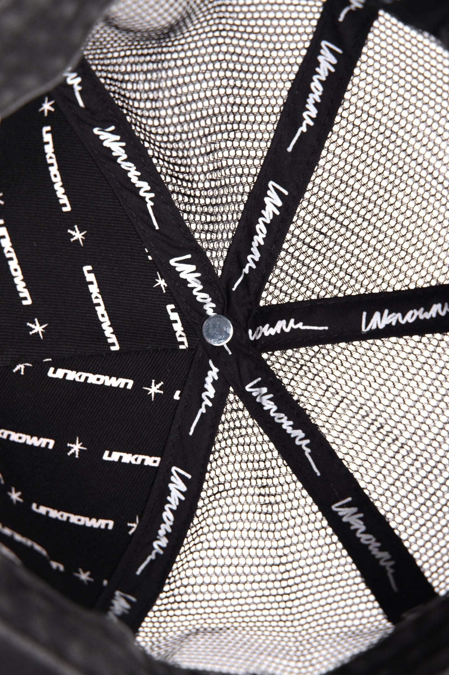 METAL STUDDED CAP