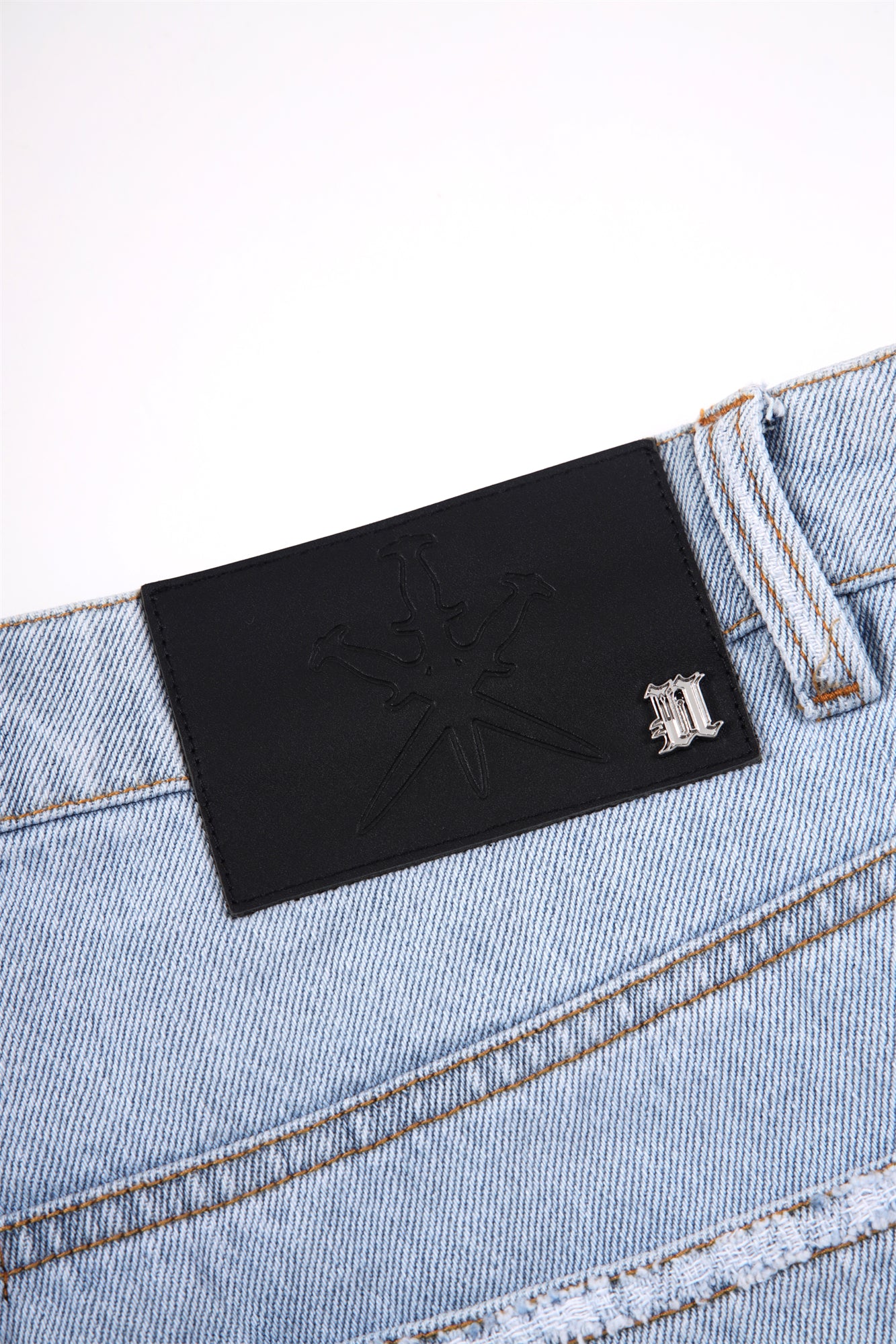 BLEACHED ZIP BAGGY DENIM