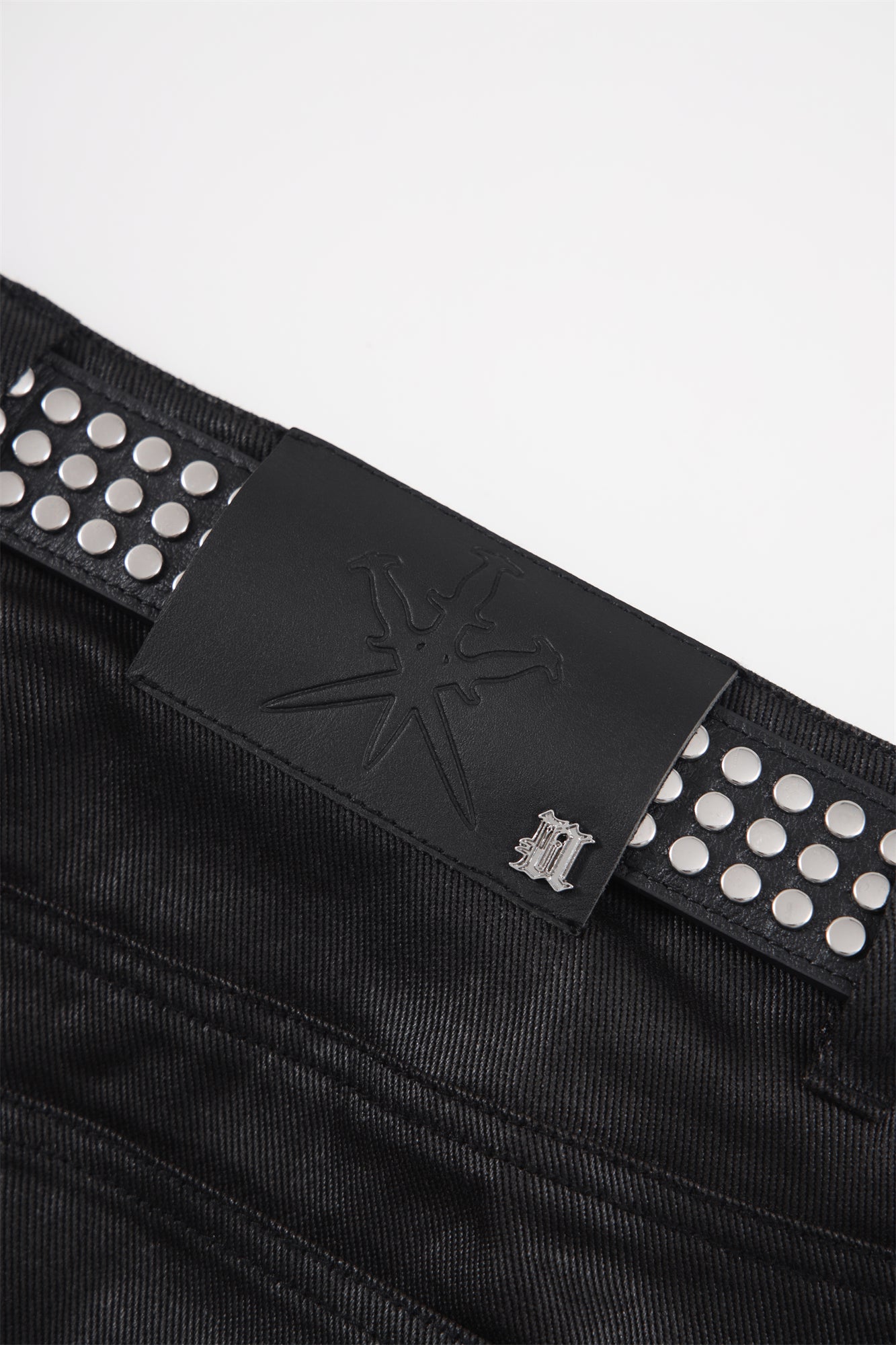 BLACKOUT WAX DENIM
