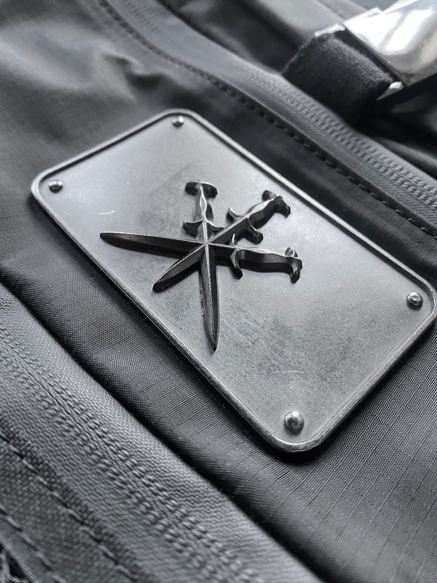UNKNOWN SLING BAG