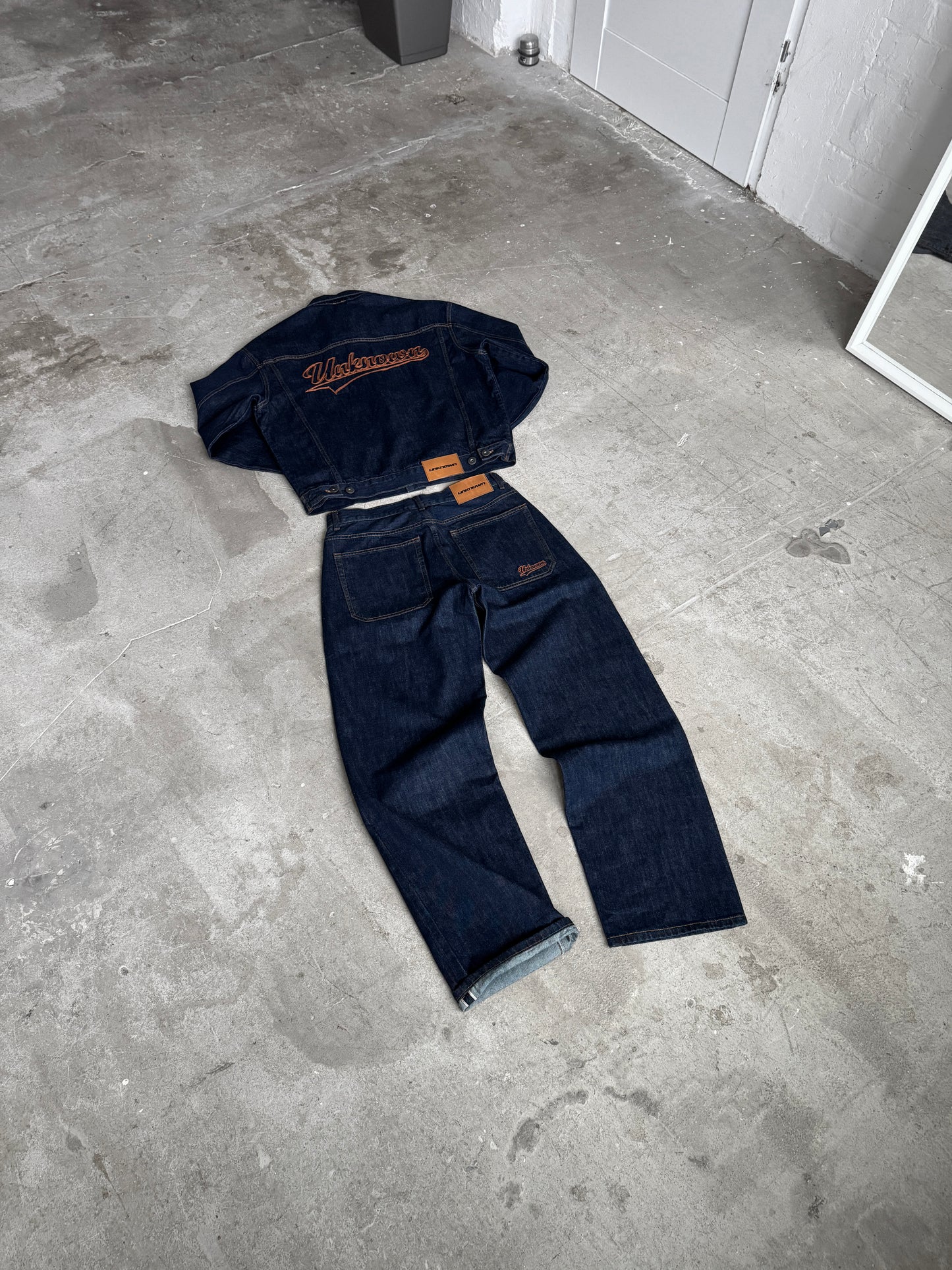 BAGGY INDIGO DENIM