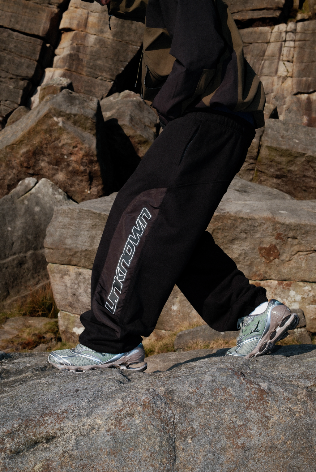BLACK PRO JOGGERS