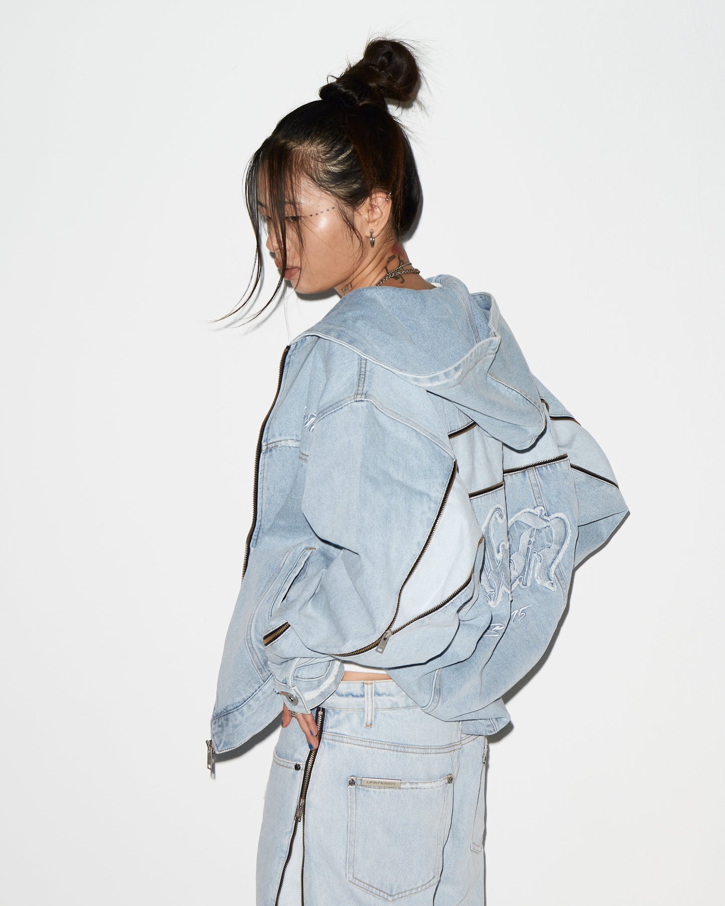 BLEACHED ZIP HOOD DENIM JACKET