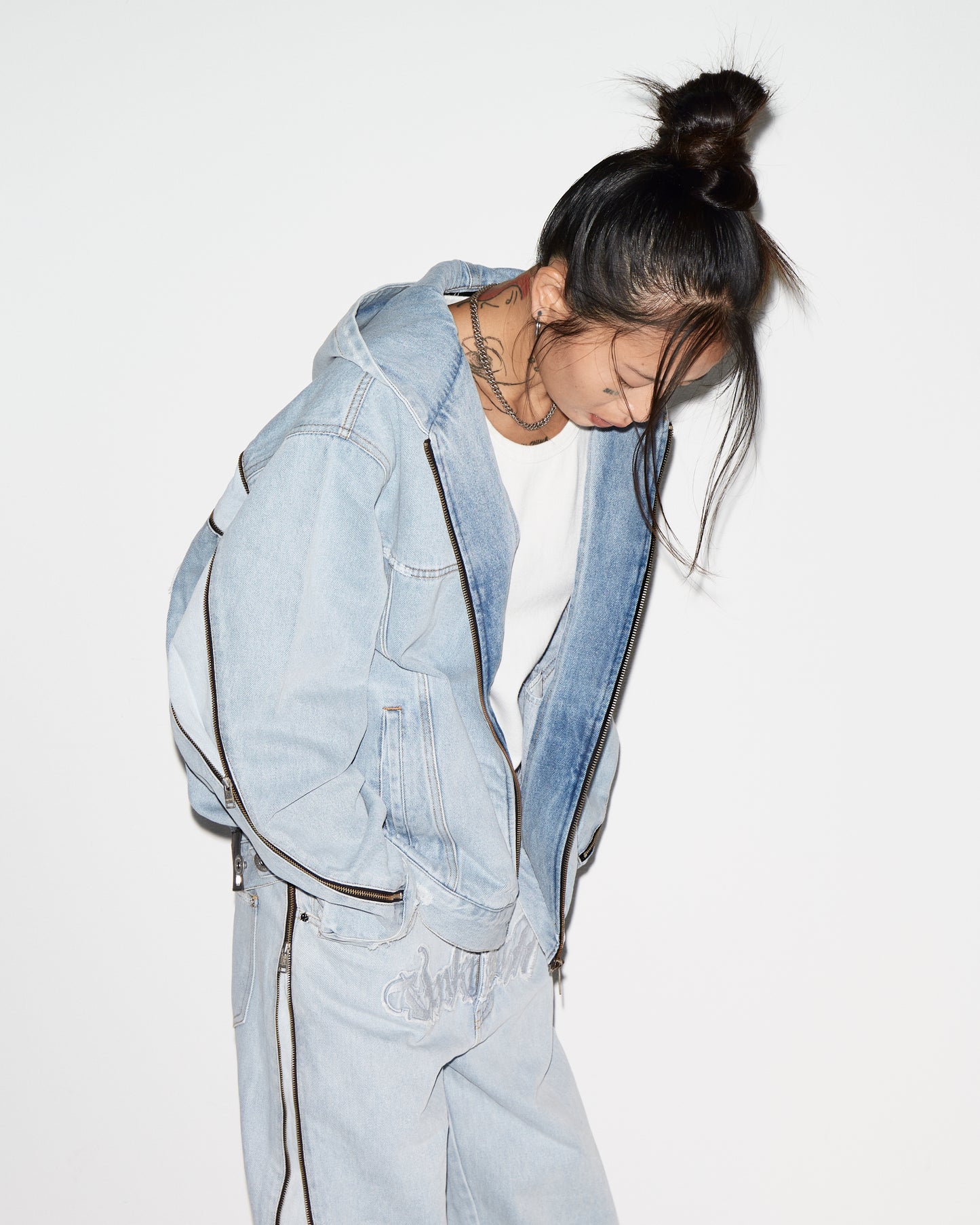 BLEACHED ZIP BAGGY DENIM