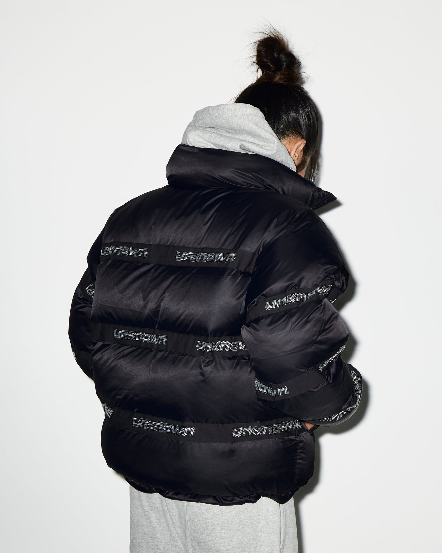 STUDDED PUFFER