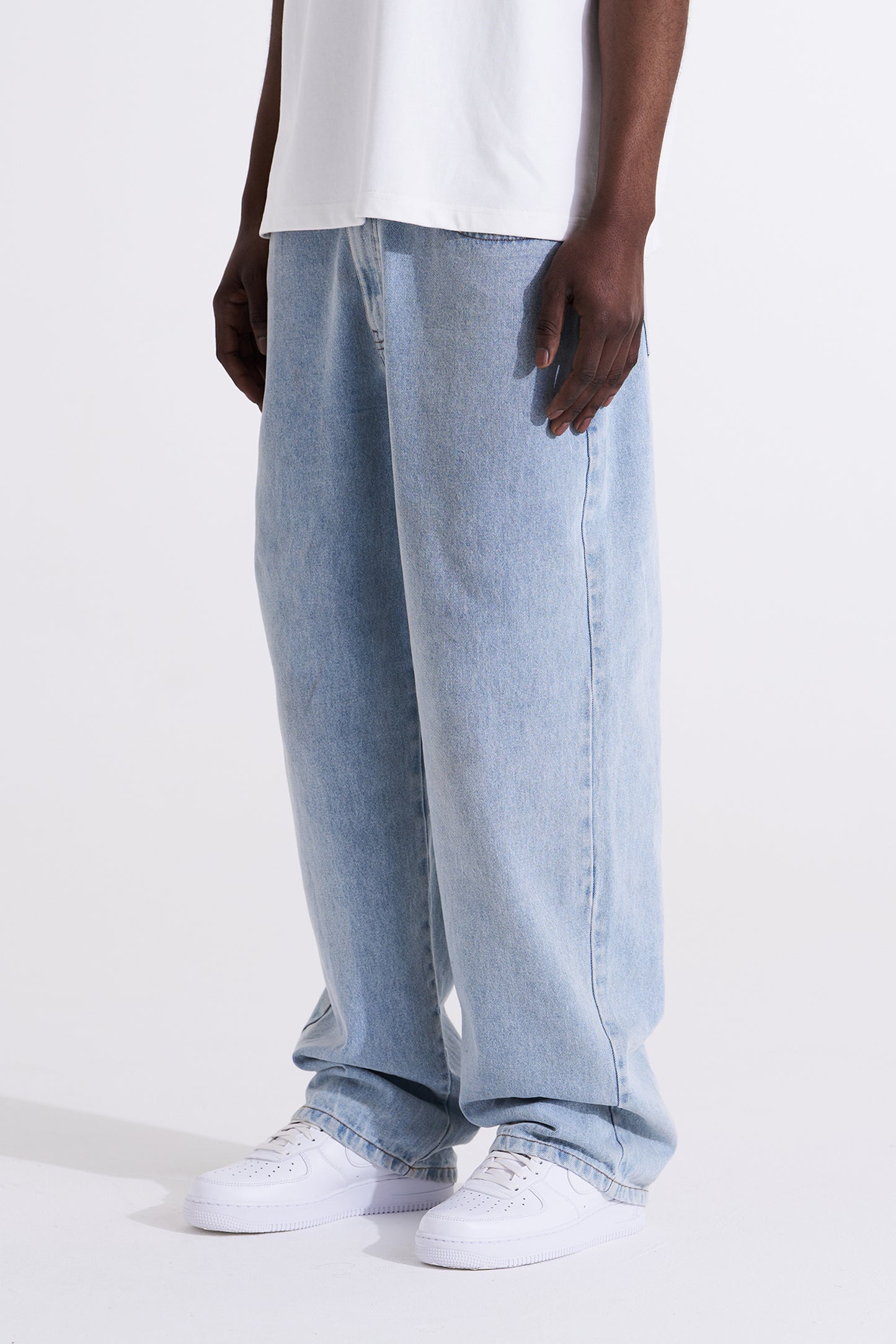 WASHED BLUE DAGGER DENIM